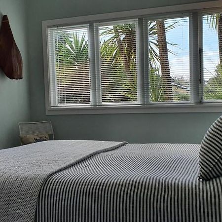 Quintessential Kiwi Bach Vila Oneroa Exterior foto