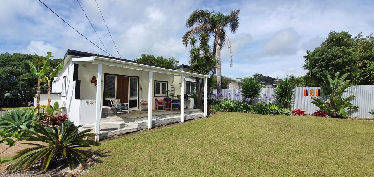 Quintessential Kiwi Bach Vila Oneroa Exterior foto